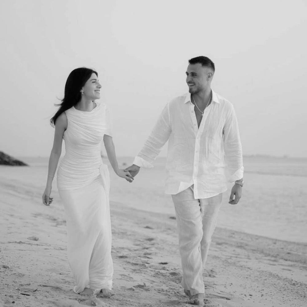 سيدرا بيوتي تلقت عرض الزواج على شاطئ دبي