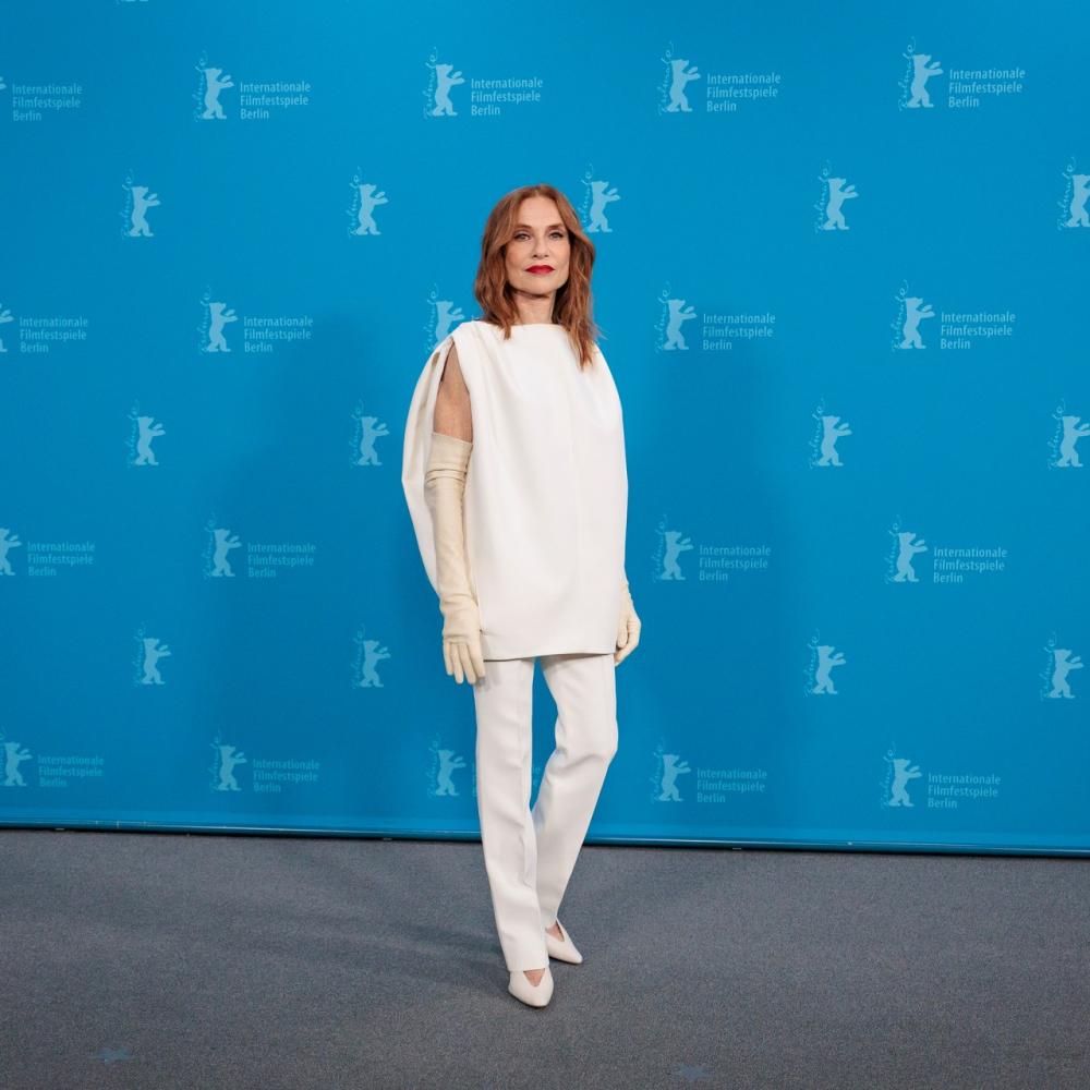 الممثلة الفرنسية الشهيرة إيزابيل أوبير