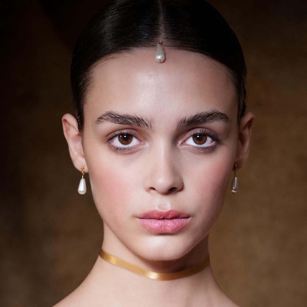 البرايمر أساسي للبشرة والرقبة من دار Zuhair Murad