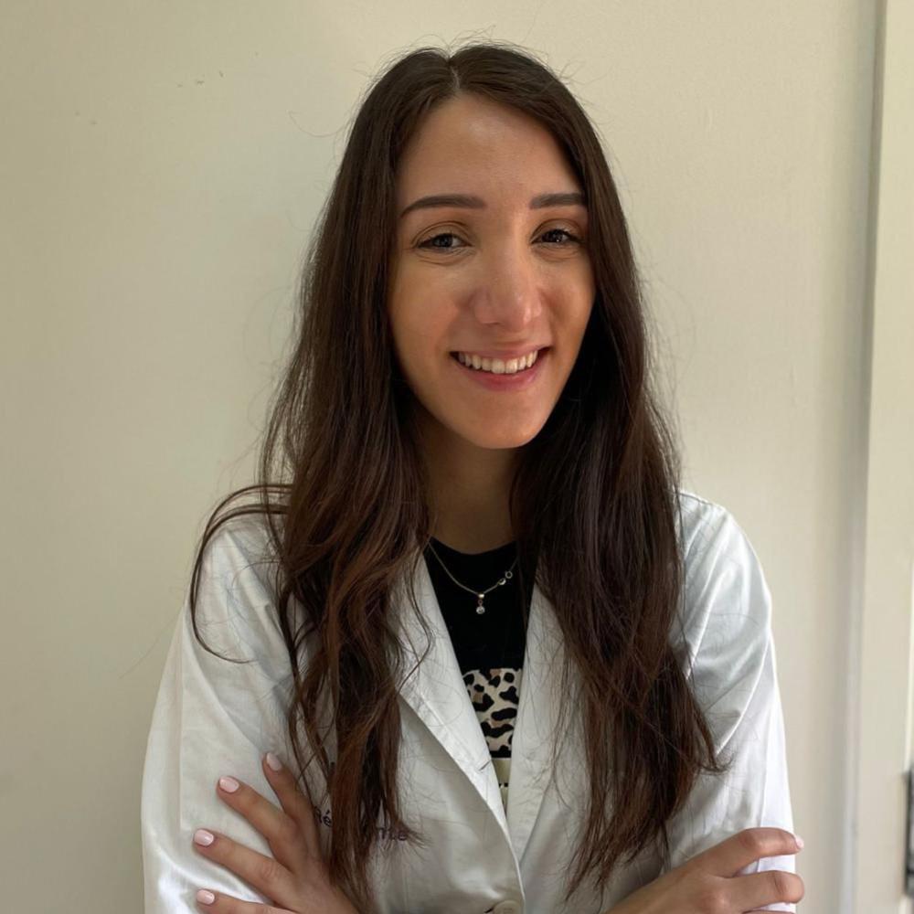 الدكتورة ماريا فرحات يزبك أخصائية في الأمراض الجلدية في باريس