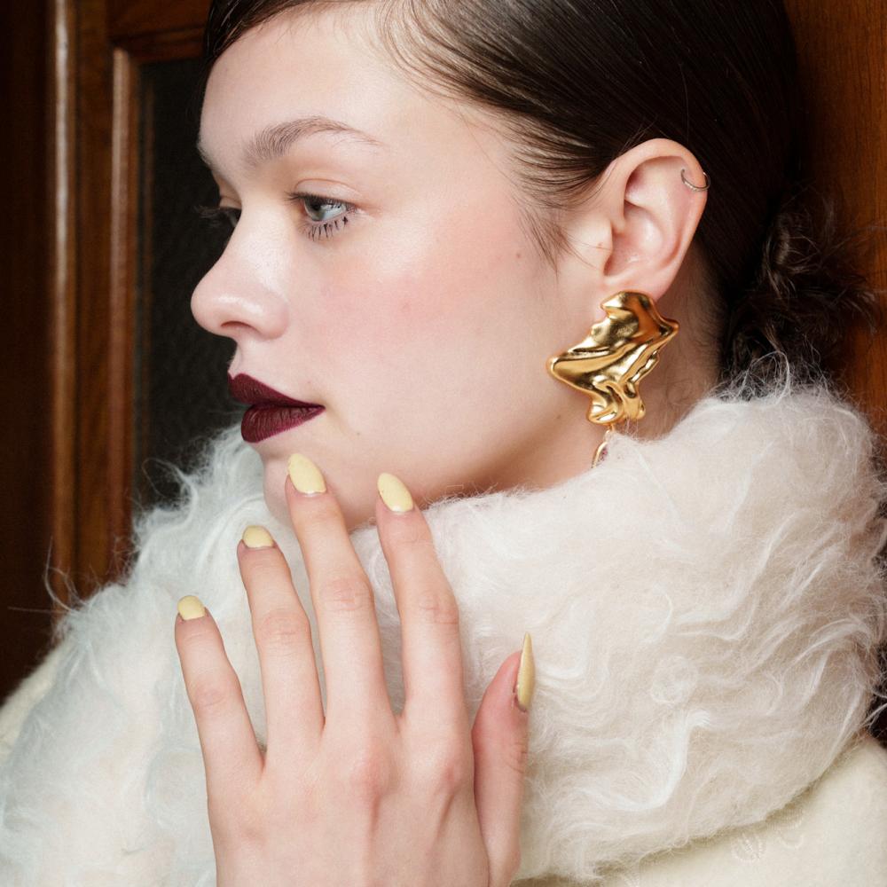  العناية باليدين قبل المناسبات