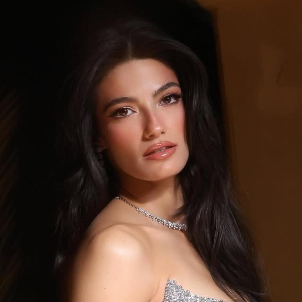 تارا عماد صورة من انستغرام خبيرة المكياج دانا خضر