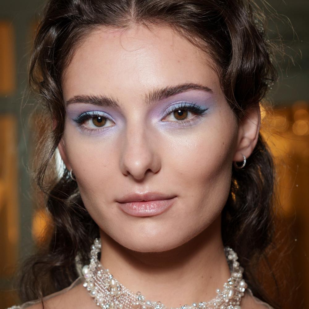 خبيرة تجميل تكشف لـ"هي" كيف تنعكس الثقة بالنفس وحب الذات على جمال المرأة