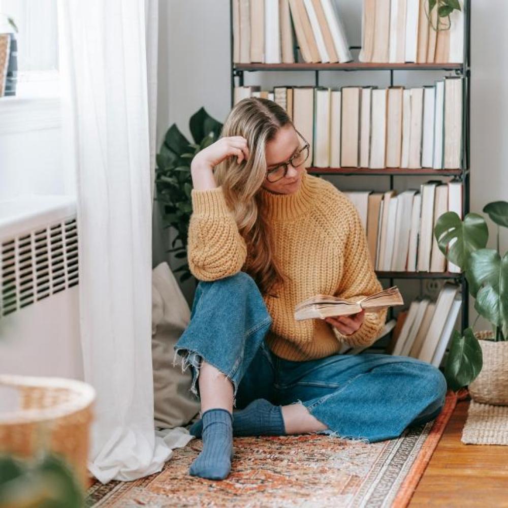 5 أفكار لتصميم ركن خاص في منزلكِ للقراءة والسكينة