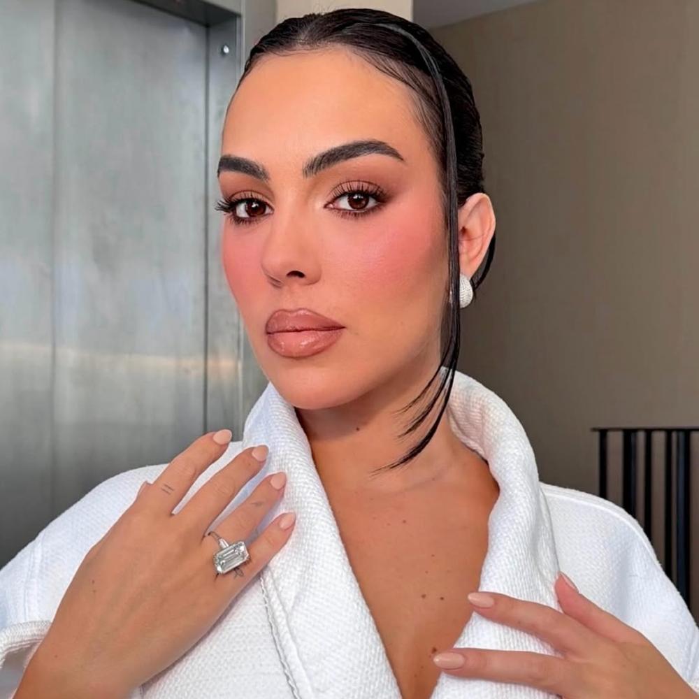 خطوات مكياج جورجينا بأنامل خبير التجميل "باتريك تا" لإطلالة طبيعية متألقة