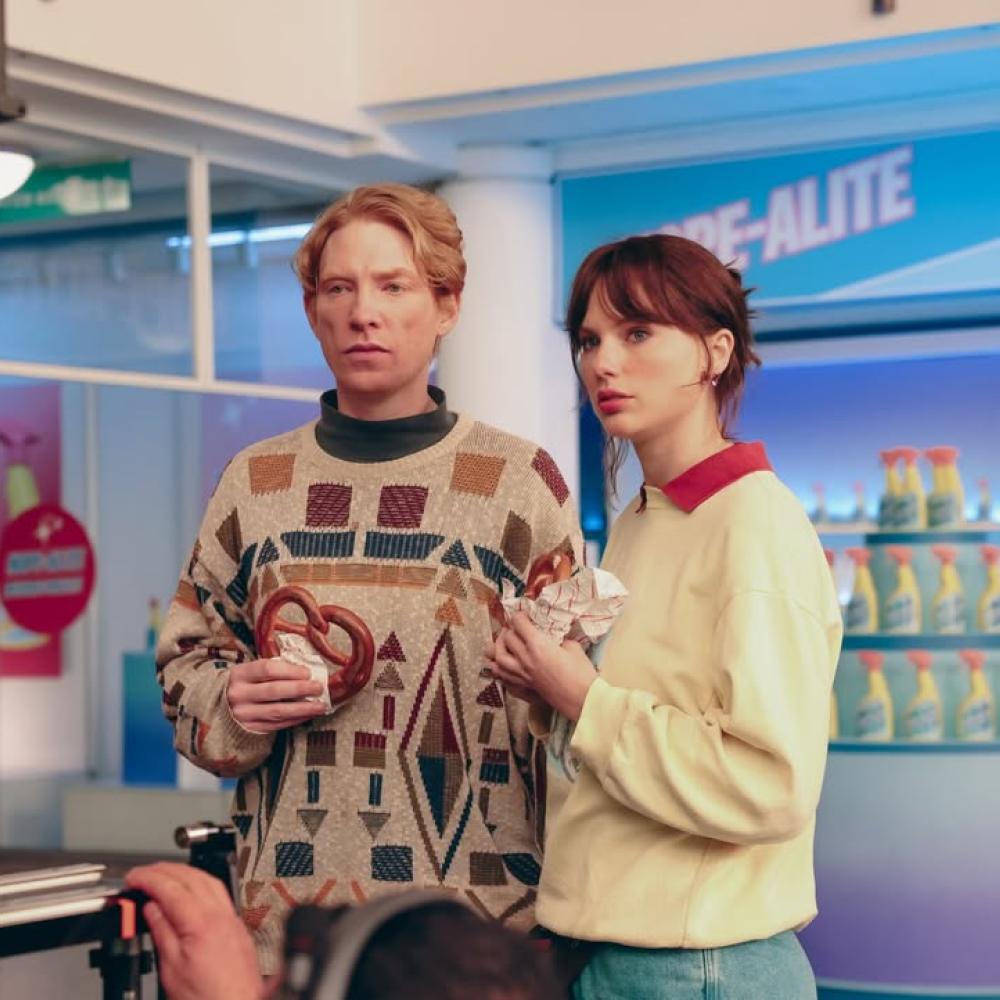 تايلور سويفت في كليب "Opalite"