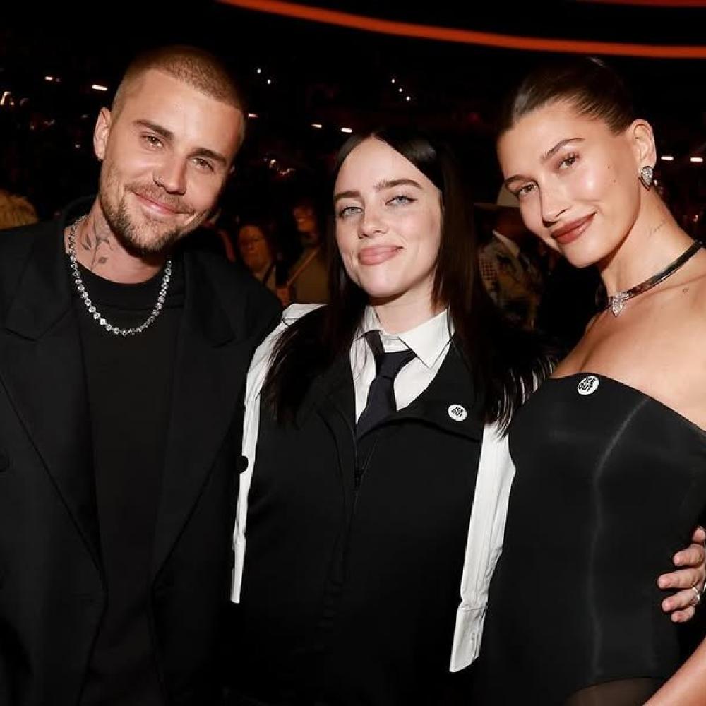 جاستن بيبر وهايلي بالدوين وبيلي إيليش