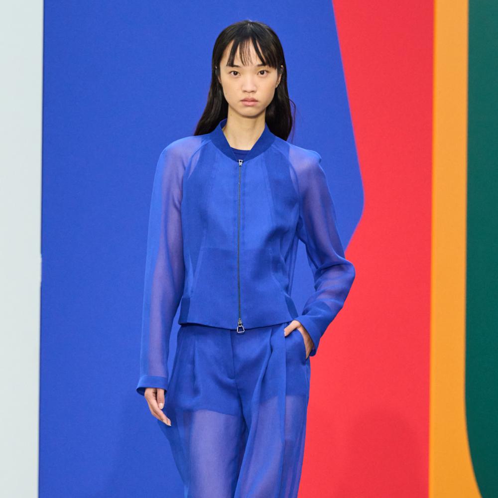  طقم باللون أزرق الملكي من Akris