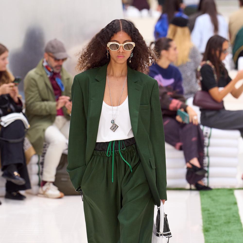 إطلالة من Lacoste