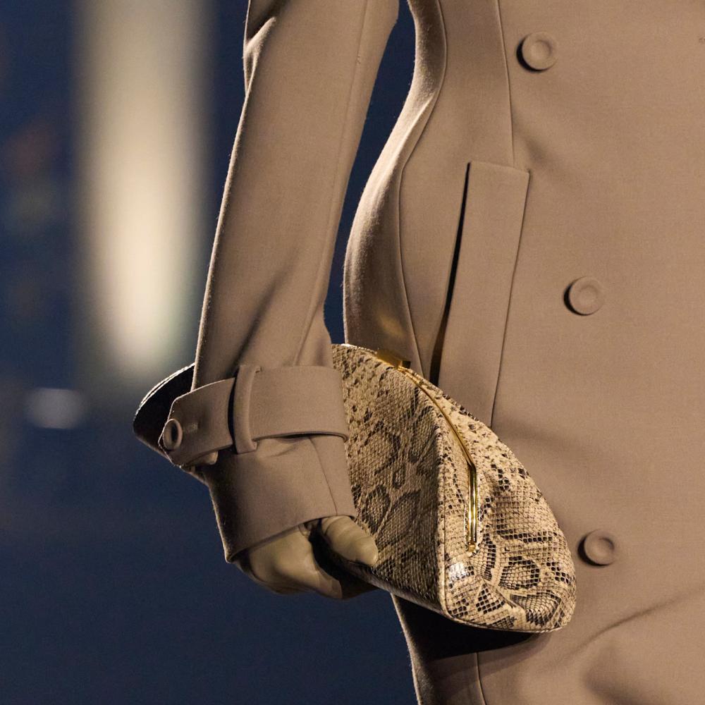 أكسسوارات بطبعات حيوانية بأسلوب Mugler