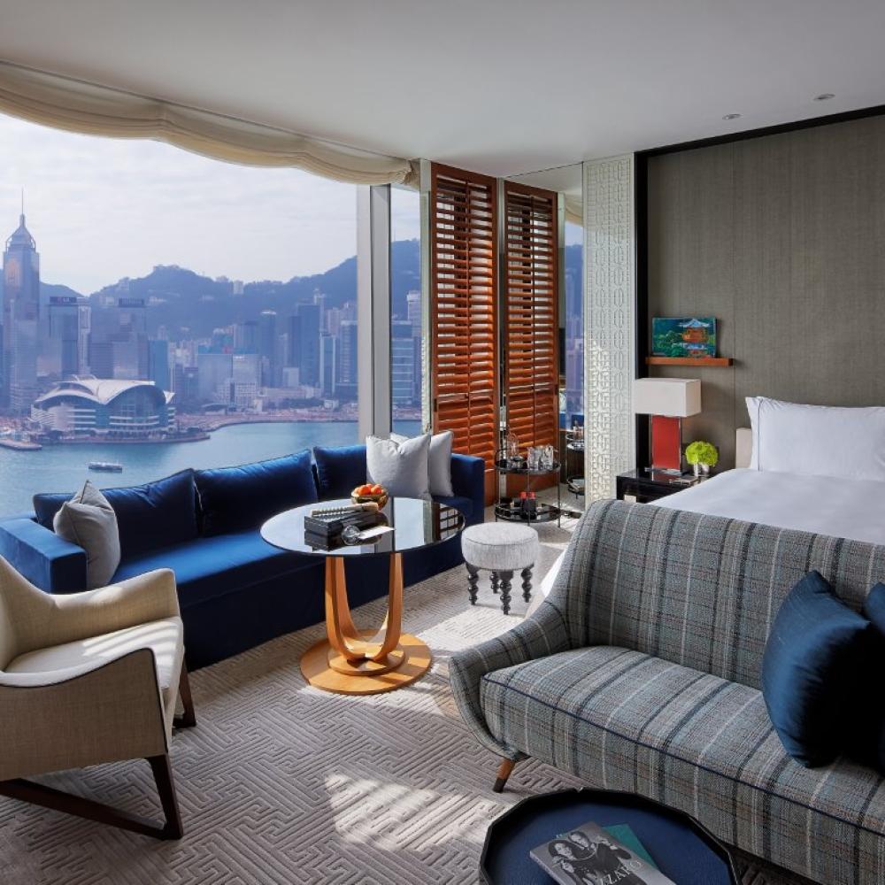 روزوود هونغ كونغ تحتفي بسبع سنوات كأيقونة عصرية على ميناء فيكتوريا