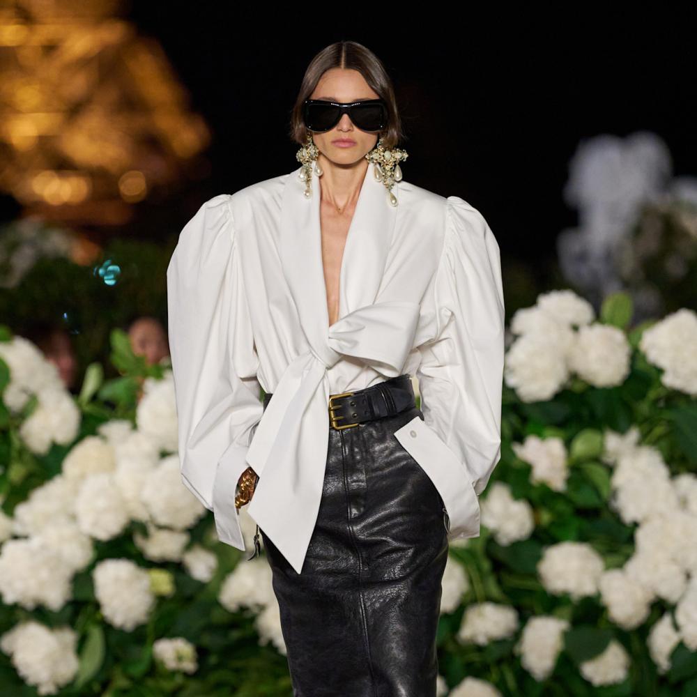 إطلالة من Saint laurent