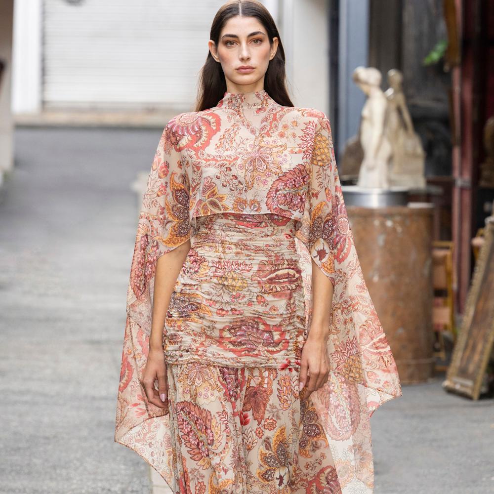 ألوان تميز الفساتين الشرقية من Ungaro 