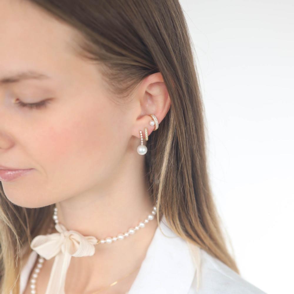 أقراط ذهب ناعمة تلائم اطلالة العمل الربيعية