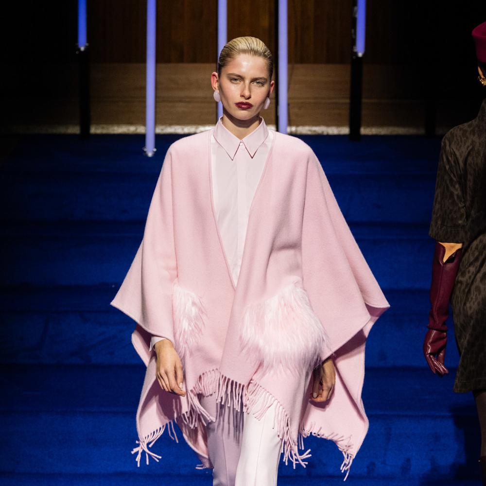 إطلالة مناسبة لعيد الأم من ‏Marc Cain