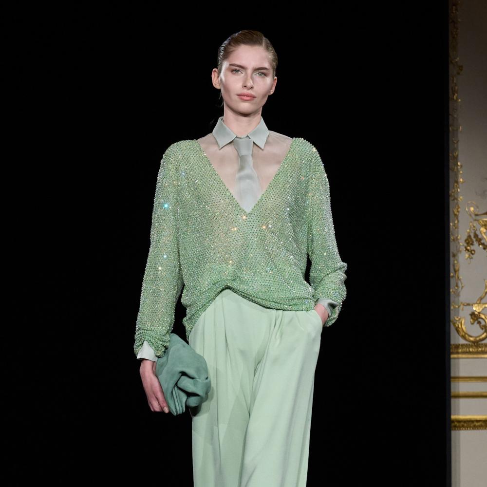 إطلالة مناسبة للعيد من ‏Armani Prive