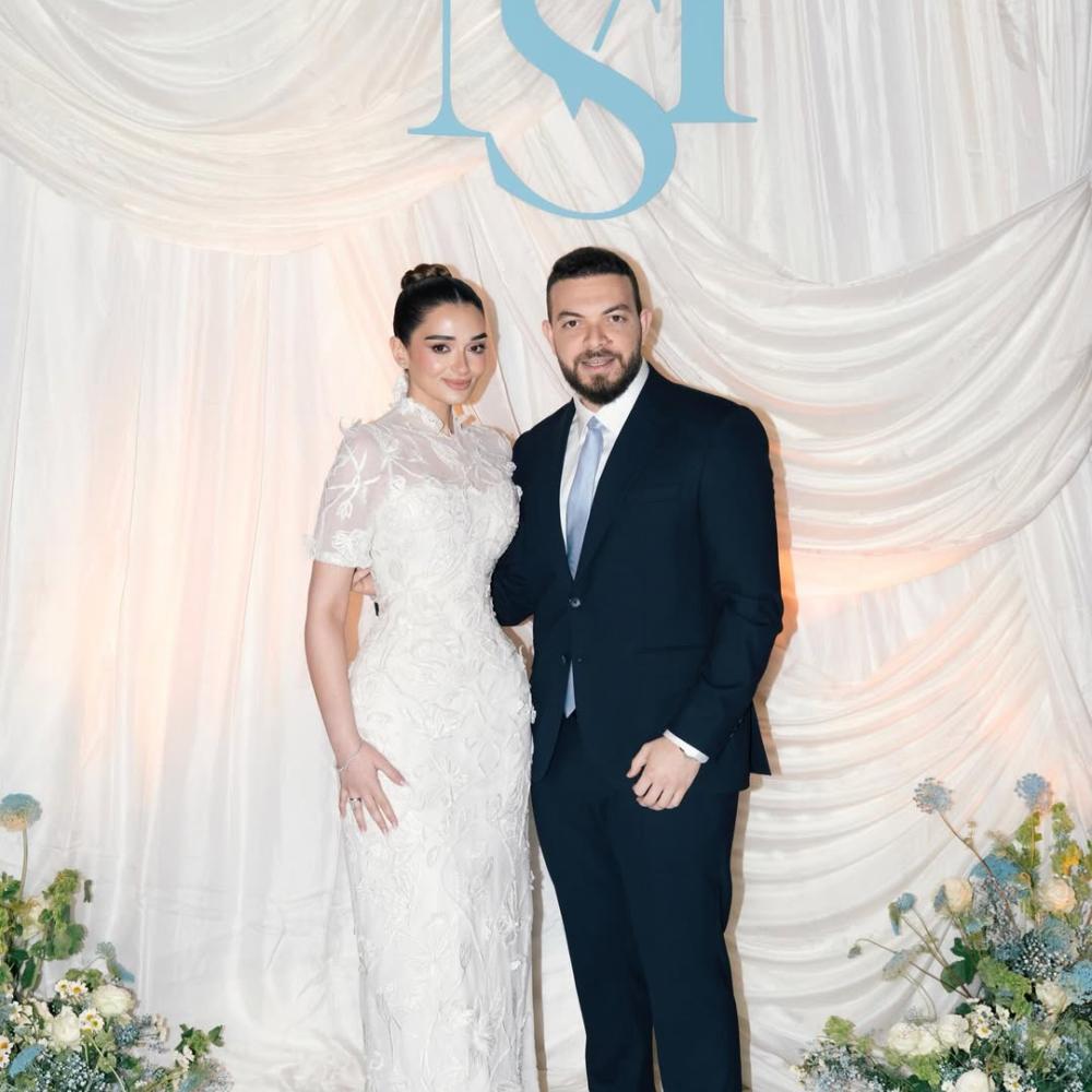 تألقت ملك احمد زاهر بإطلالة عرائسية بيضاء