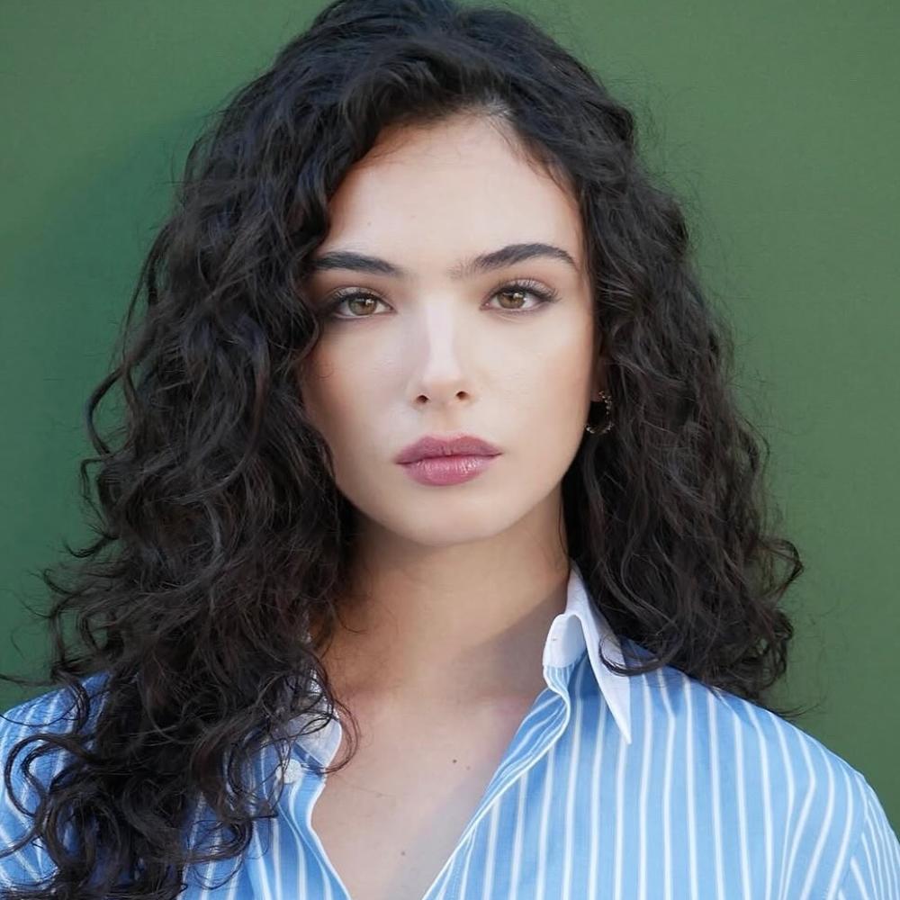 ديفا كاسل ابنة النجمة مونيكا بلوتشي صورة من انستغرامها