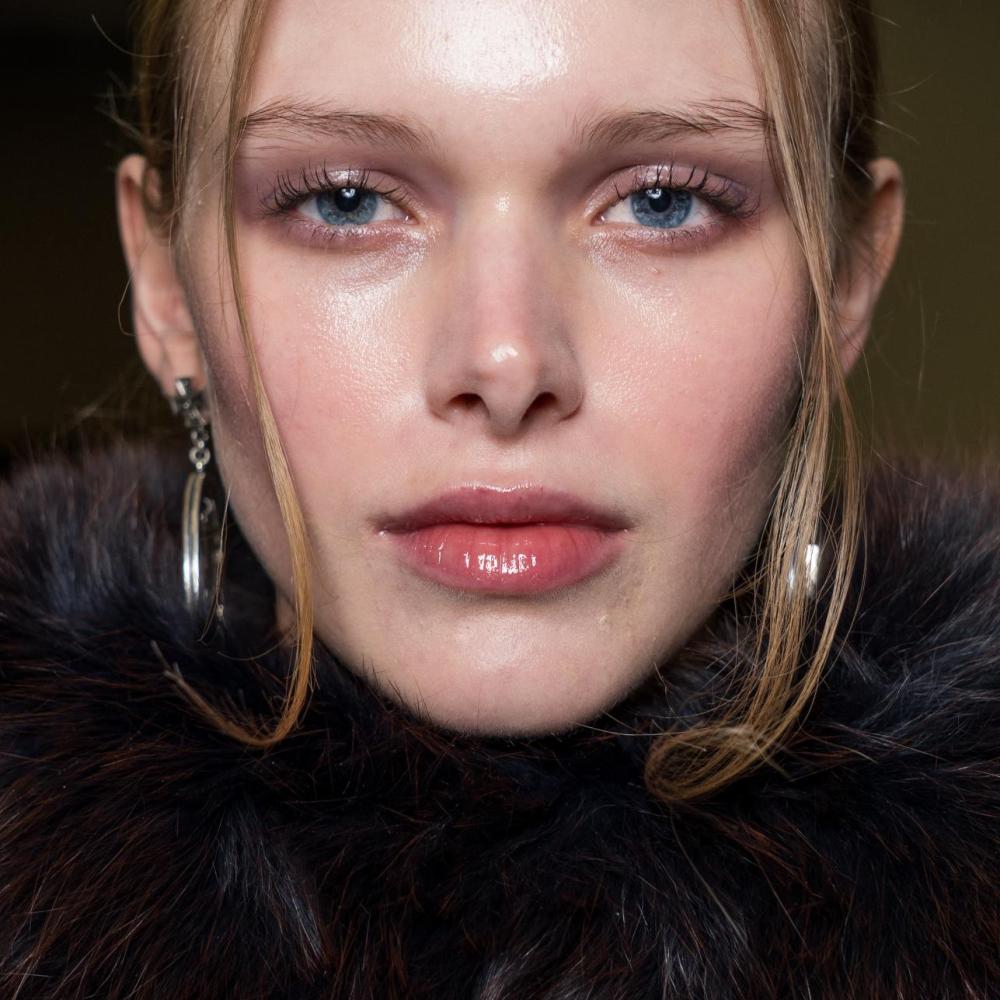 لإطلالة جذابة في عيد الفطر مكونات طبيعية وخطوات عملية لتثبيت المكياج لساعات طويلة