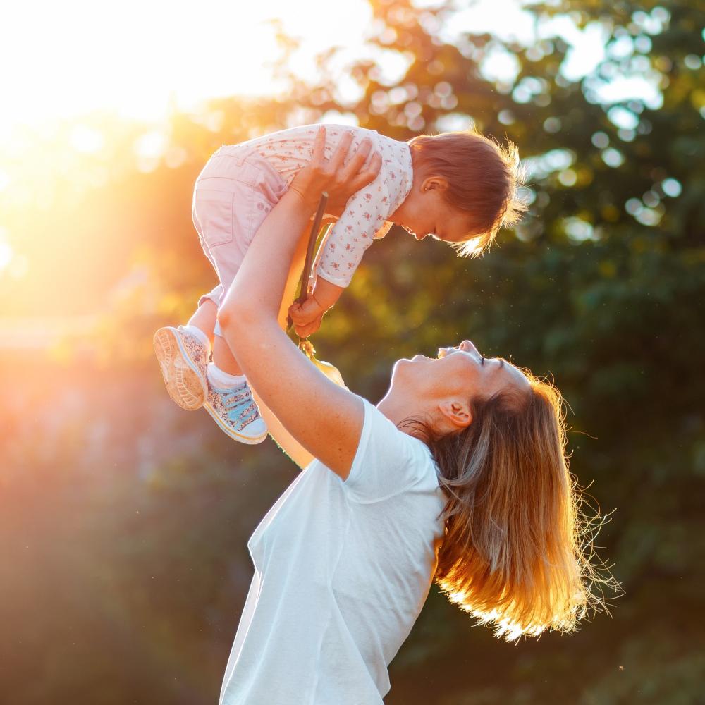 فهم مشاعر طفل التوحد يقربك منه أكثر وتعليمه كيفية التعبير عن مشاعر انجاز كبير 