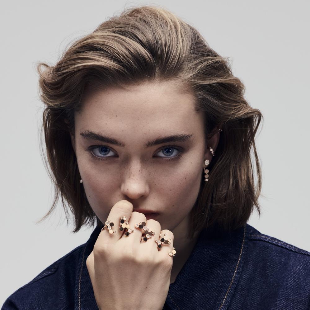 مجموعة Bee de Chaumet 2026 حين يتحول سحر الطبيعة إلى مجوهرات نابضة بالرمزية