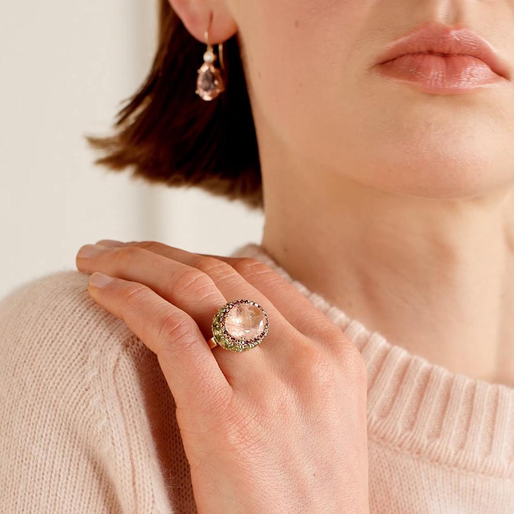 مجوهرات راقية تناسب فساتين الربيع المزهّرة