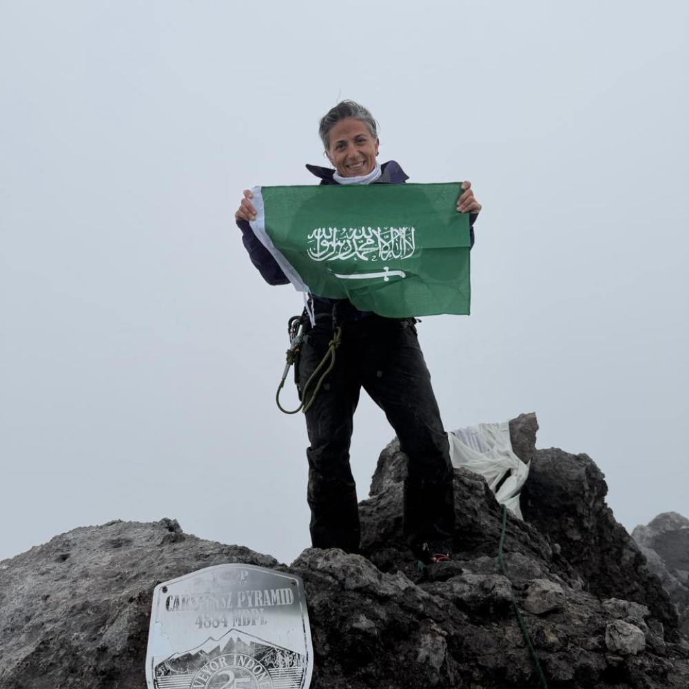 حين يرفرف العلم السعودي على منصات التتويج… قصص رياضيين صنعوا المجد