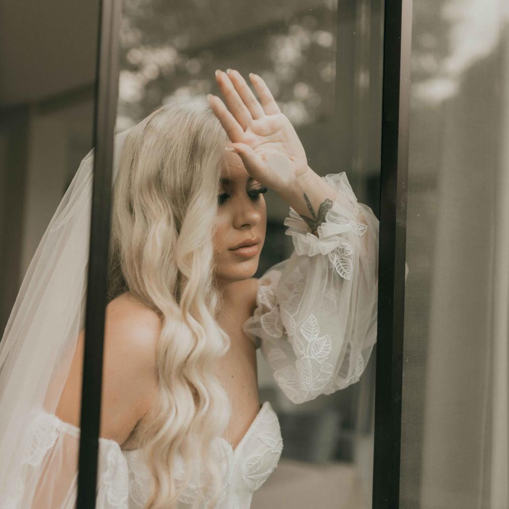 مواجهة الواقع بعد الزفاف قد يسبب حزناً للعروس