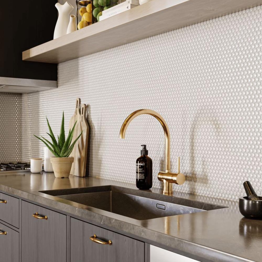 يتميز بلاط البنس بتوفره في مجموعة واسعة من الخامات