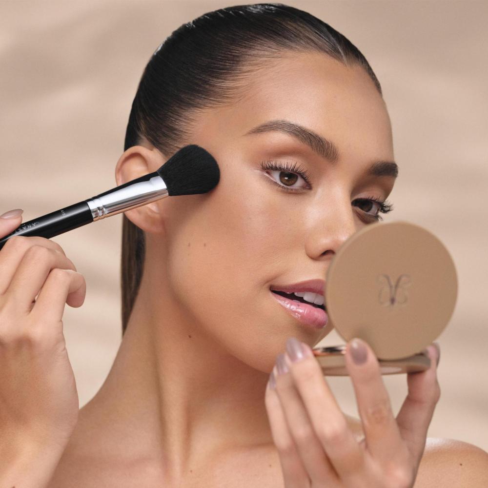 برونزر  SMOOTH BLUR BRONZER  من علامة أنستازيا بيفرلي هيلز Anastasia Beverly Hills