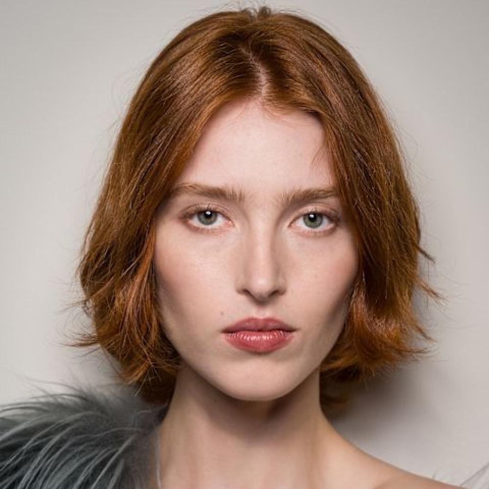 أطعمة غير متوقعة تمنح بشرتك إشراقة طبيعية من الداخل