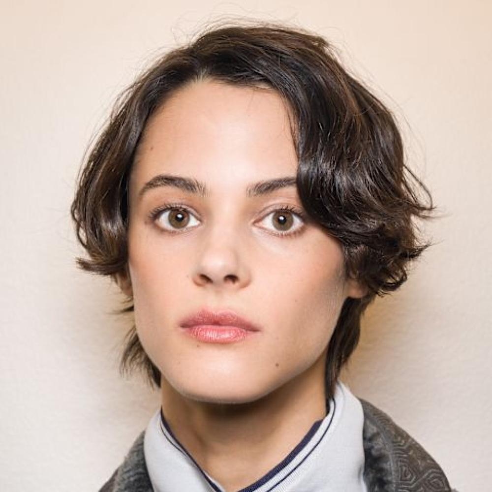 العدد الذهبي لتقشير البشرة أسبوعياً للحفاظ على إشراقتها