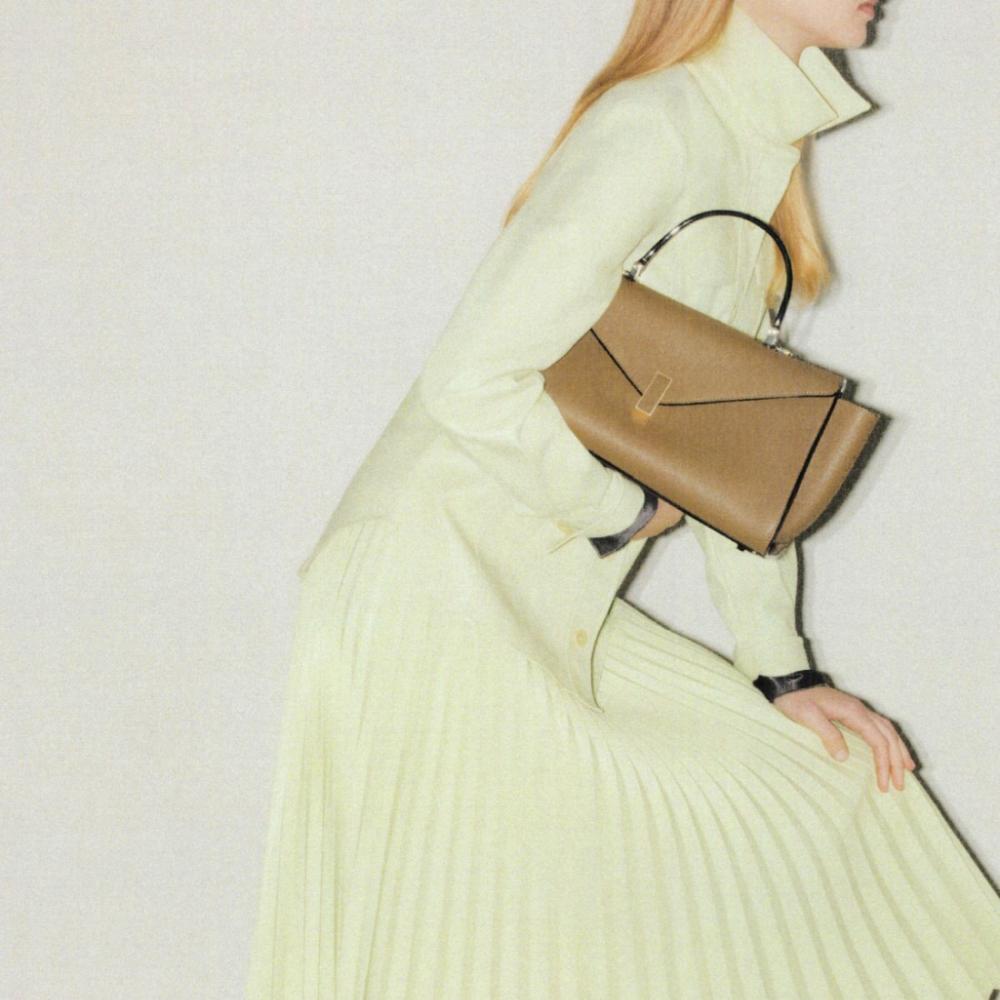 ‏ فاليكسترا تطلق "إيسايد إديتور" ‏