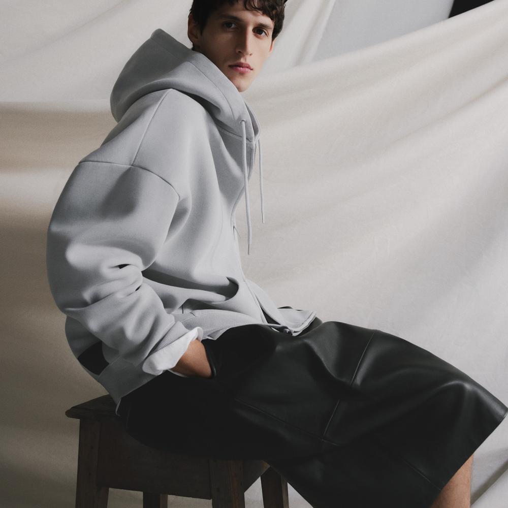 مجموعة ربيع/صيف 2026 من علامة "أدولفو دومينغيز