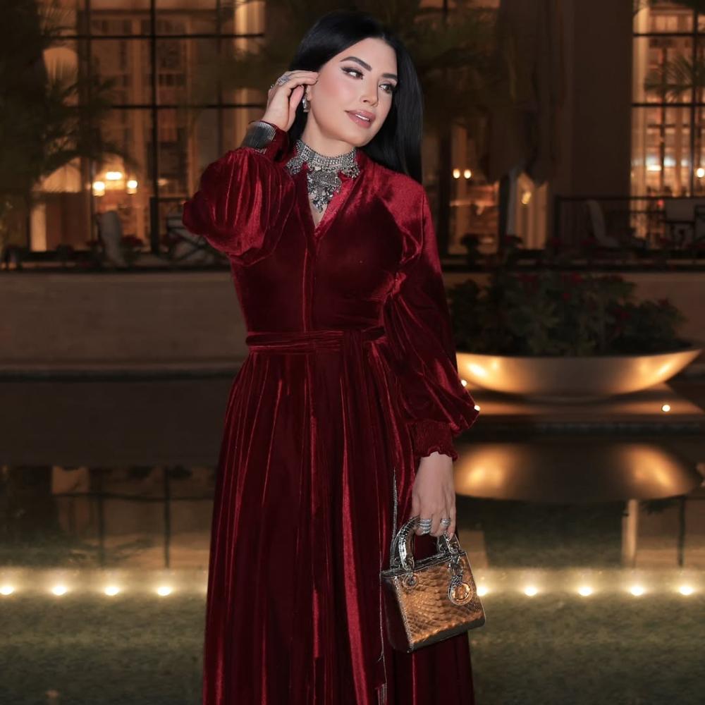 النجمات يتألقن بالمخمل في ليالي رمضان