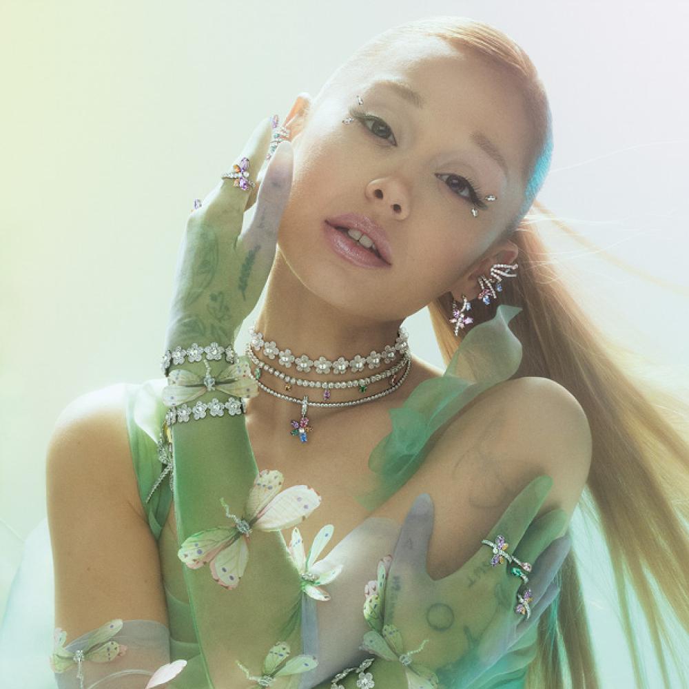 ArianaGrande - CapsuleCollection