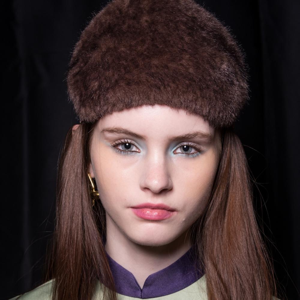 رسمات المكياج الملون تعزّز جمال عيونك في شتاء 2027