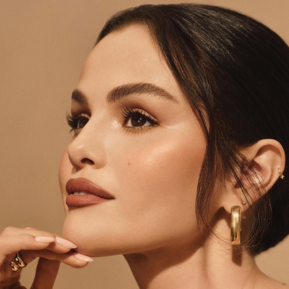 ألوان تحاكي المزاج: أبرز صيحات المكياج الجديدة لبشرة ناعمة وإشراقة تدوم