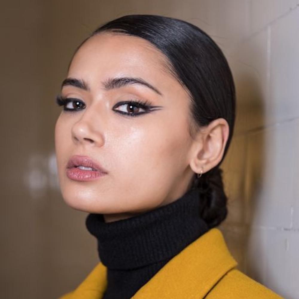 لماذا تحتاج بشرتك الدهنية إلى المرطب أكثر مما تظنين؟