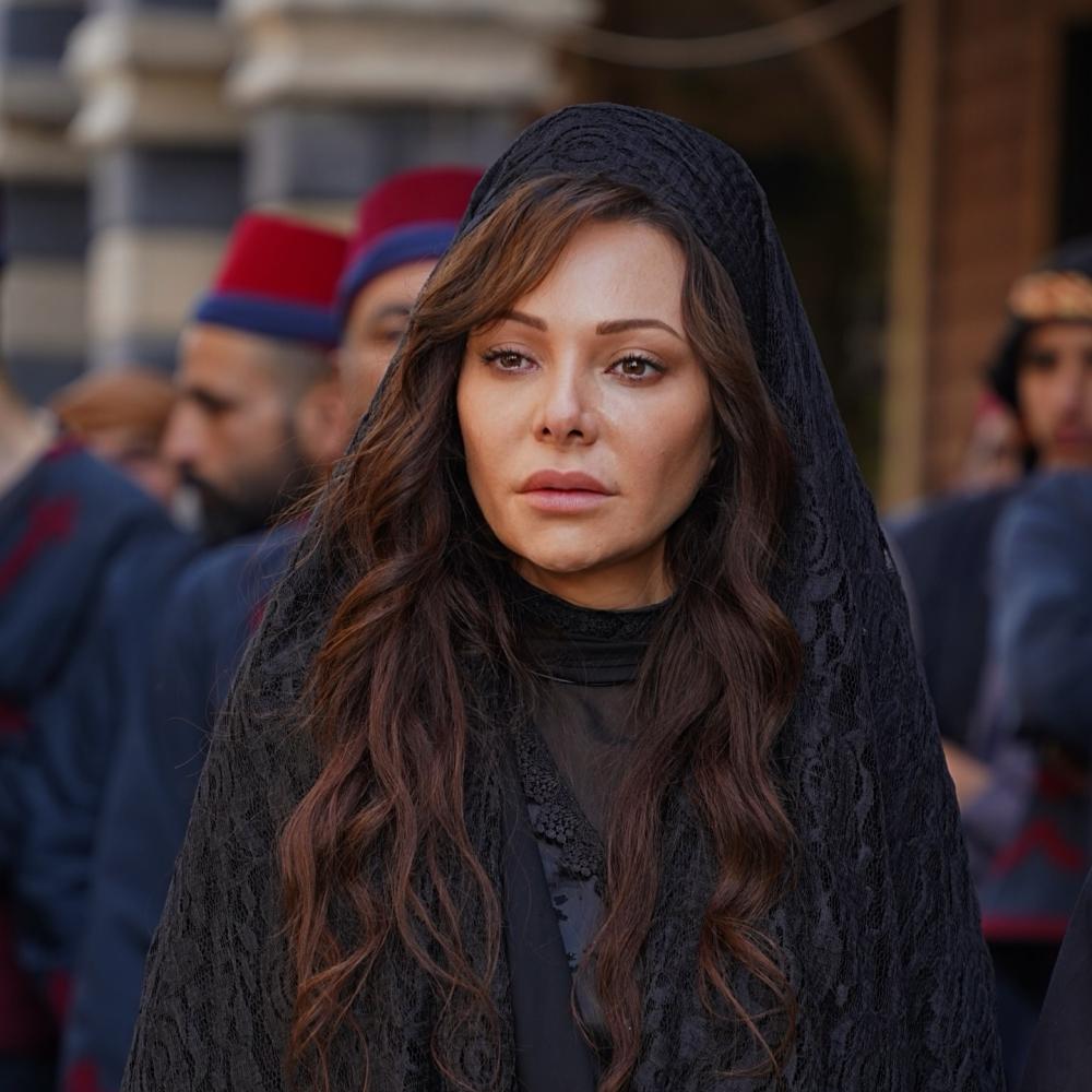 نادين تحسين بيك 