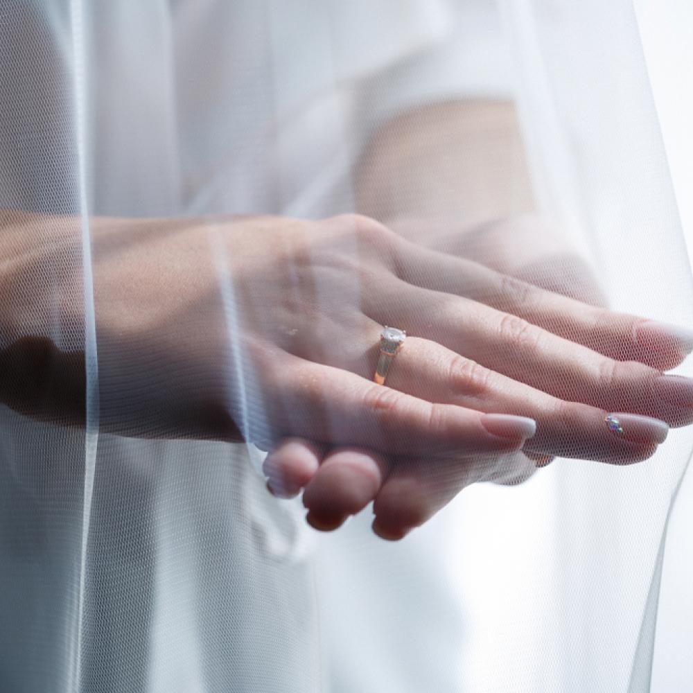 أخطاء إتيكيت شائعة ترتكبها والدة العروس يوم الزفاف وكيفية تجنبها بأناقة