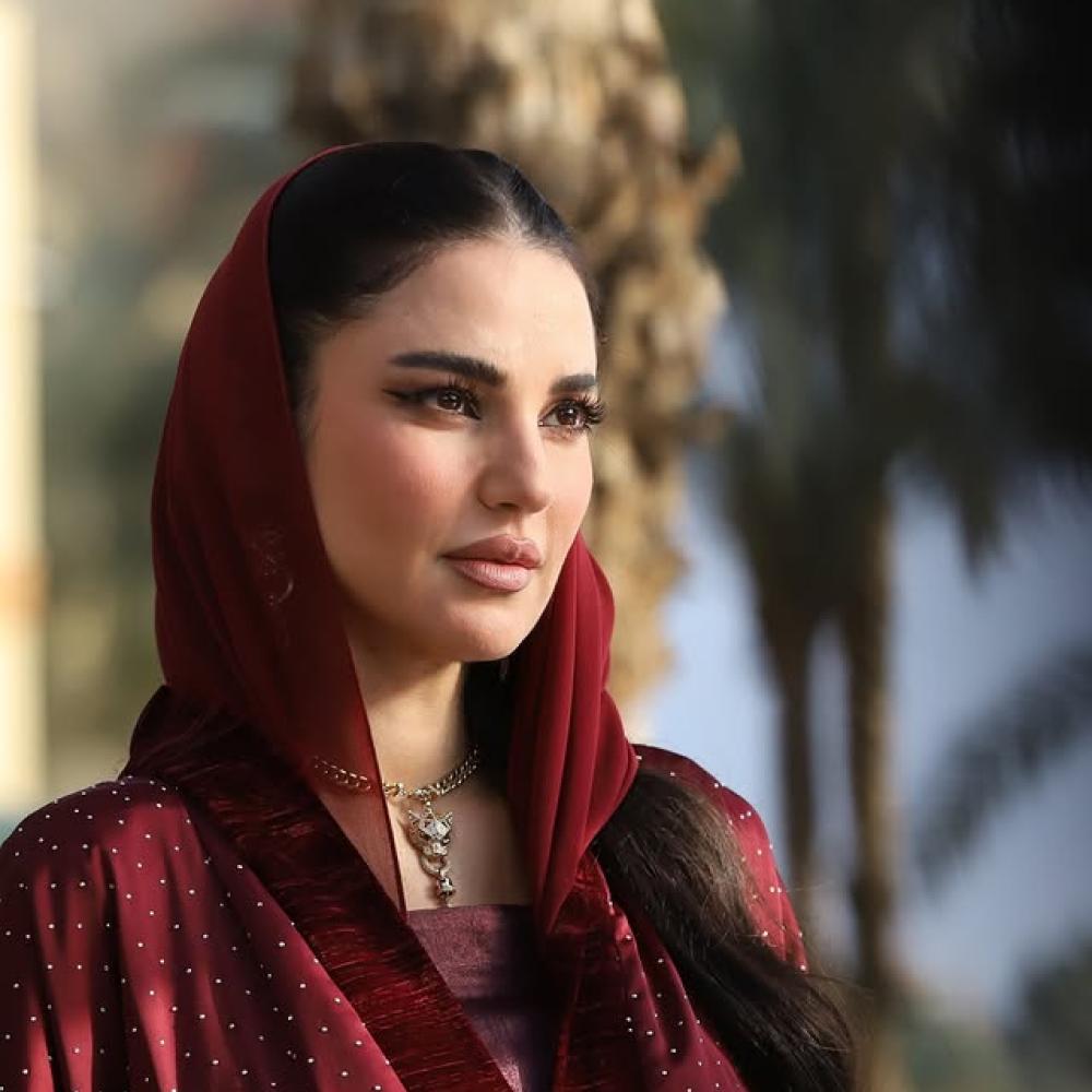 درة في  مسلسل "علي كلاي".. كيف وظفت إطلالاتها الجمالية لخدمة "ميادة الديناري" الشعبية؟