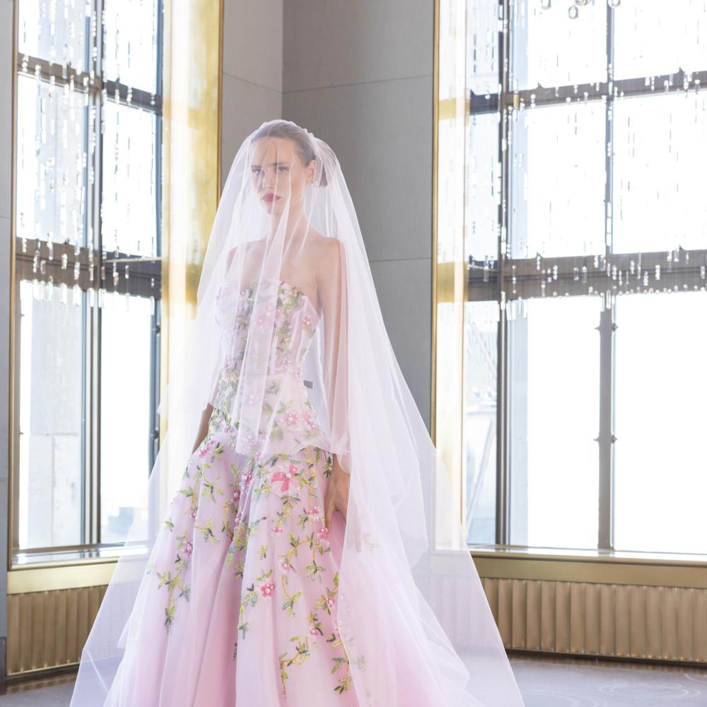 الوردي في عروض ناردوس ضمن أسبوع الموضة في نيويورك