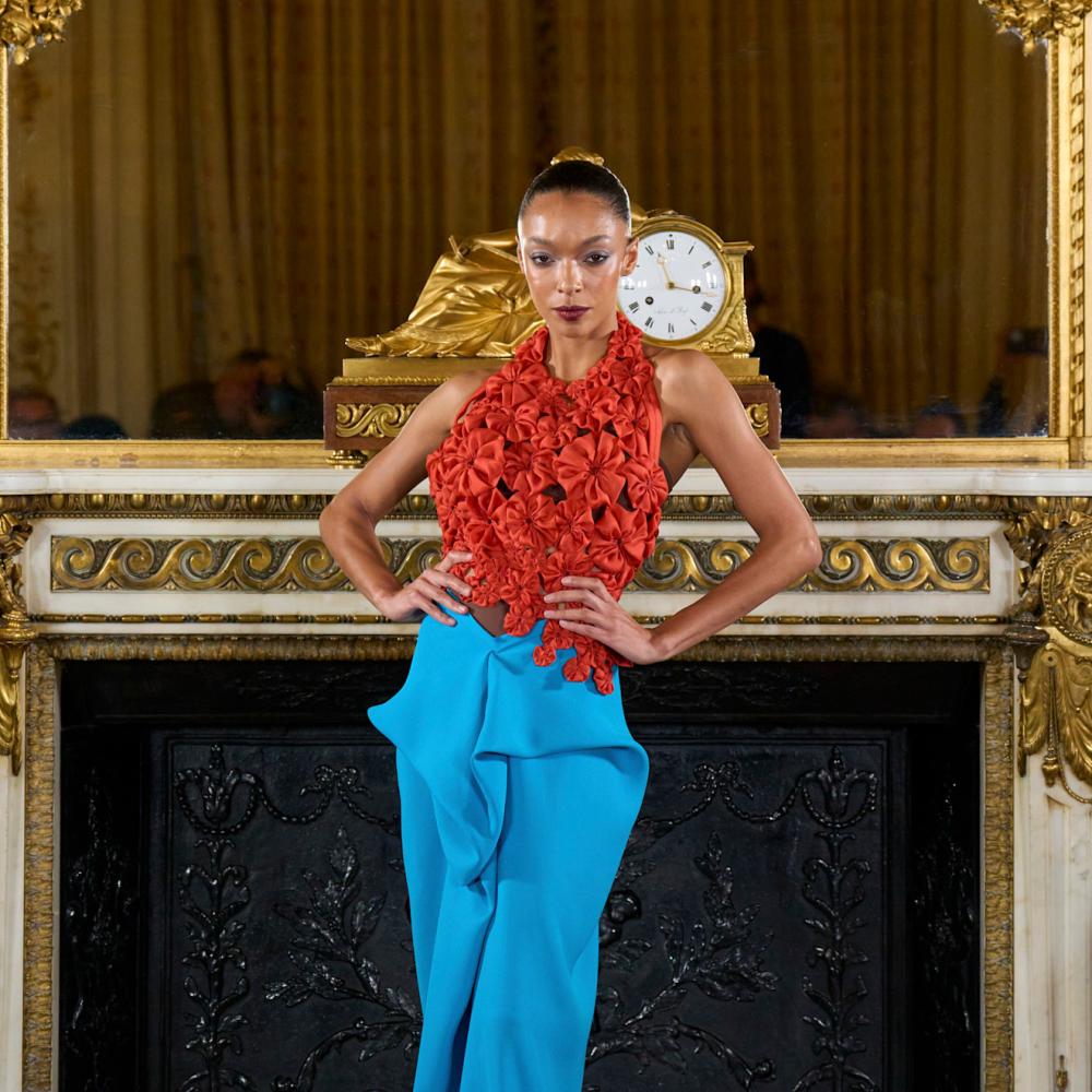 إطلالة بعناصر ملفتة من ‏Imane Ayissi