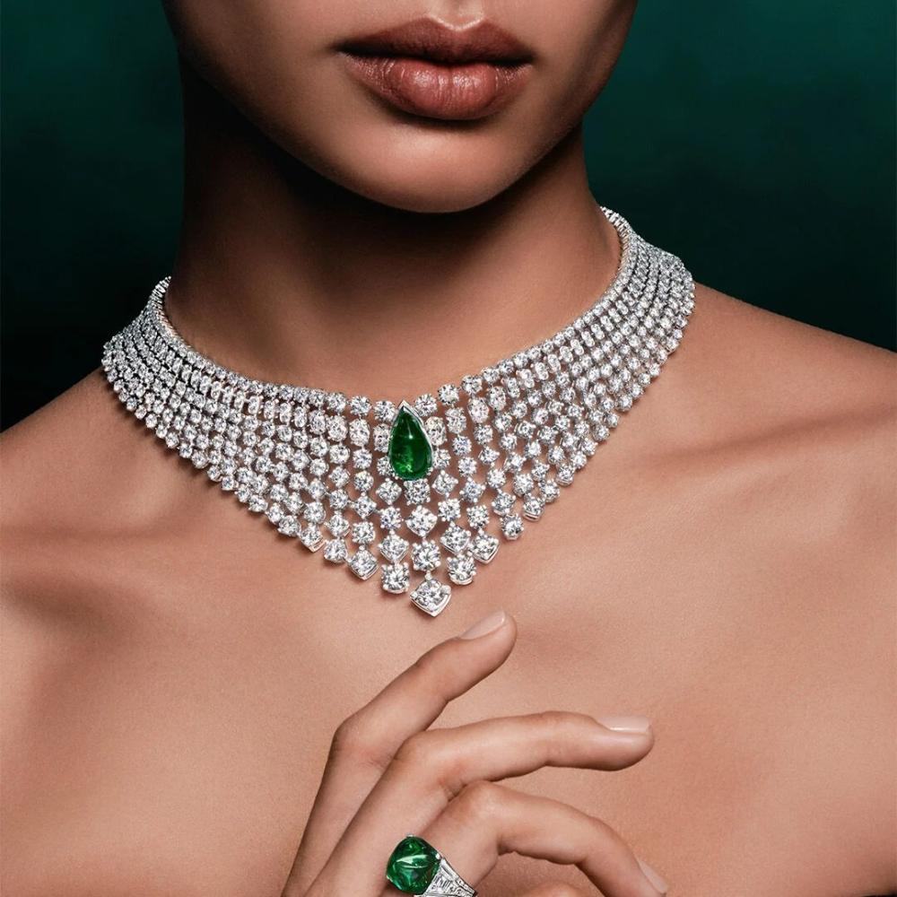 الأحجار الكريمة البيضاء في عالم المجوهرات