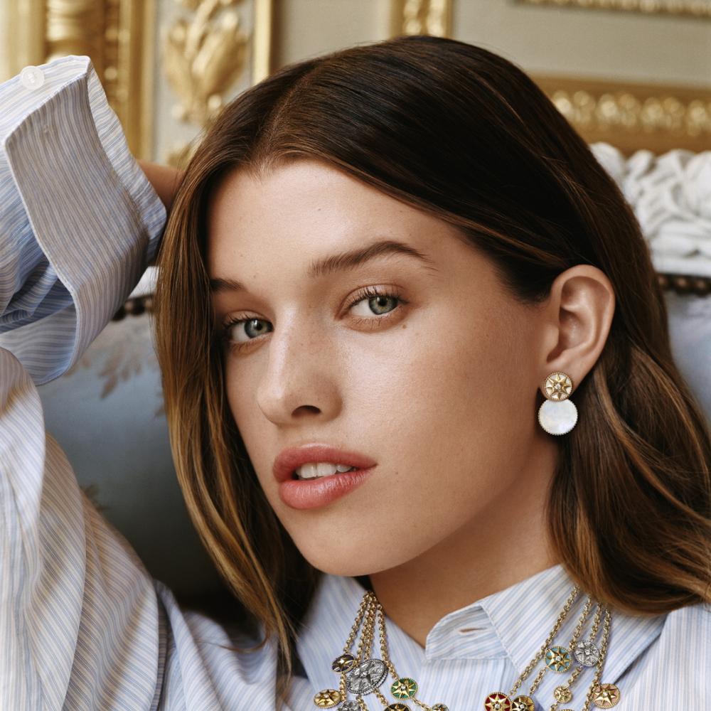 دار ديور عن حملتها الجديدة لمجموعة Rose des Vents