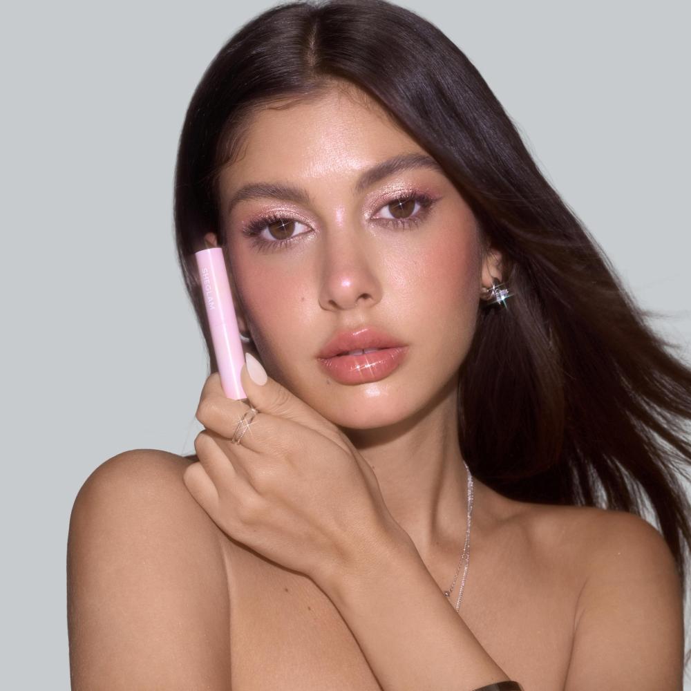 مكياج يُشبه انعكاس النجوم على بشرتك ..إليك مستحضرات تمنحك الإشراقة