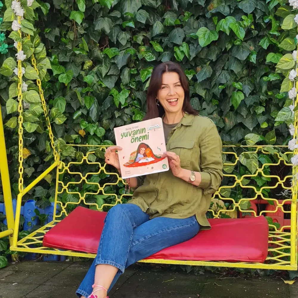 سيفينش غورسين أكيلدز Sevinç Kıranlı 