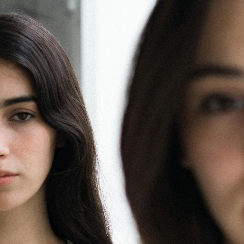 لماذا نقارن أنفسنا بالآخرين؟ غريزة إنسانية طبيعية.. لكن علم النفس يجيب