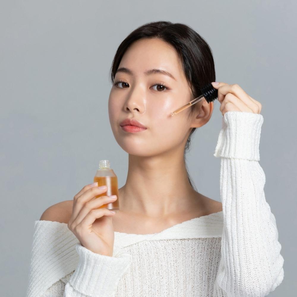 عند تدليك الوجه بزيت الحلبة يساهم في تنشط الدورة الدموية